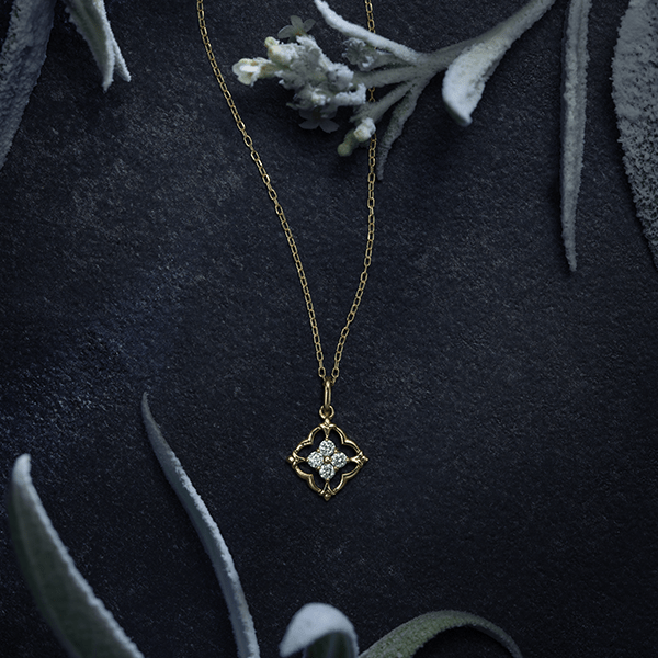 Eternal Love…永続性を花言葉に持つハナミズキをモチーフにしたダイヤモンドネックレス